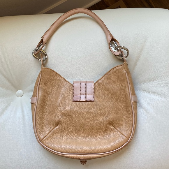 Guia’s Genuine Leather tan shoulder bag - Picture 2 of 5